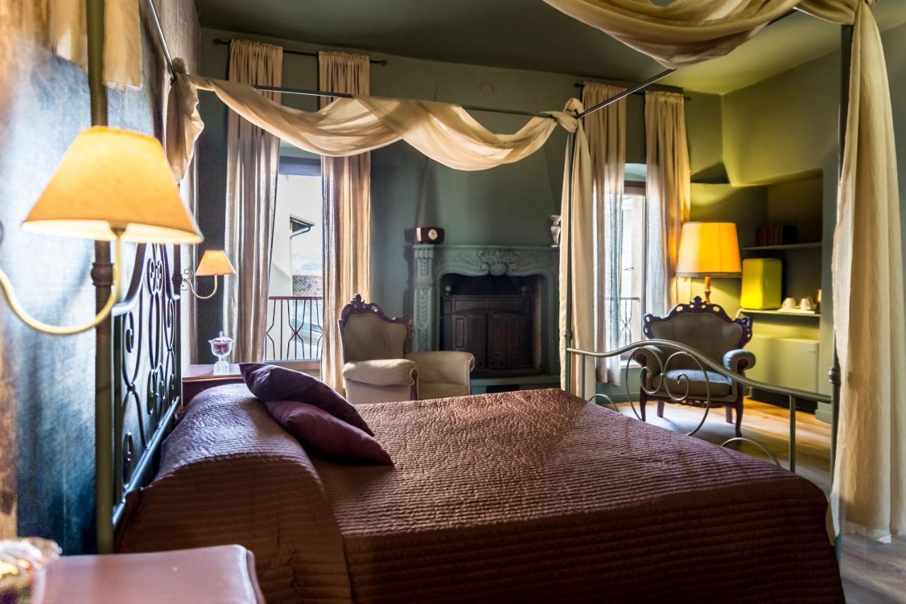 Antico Borgo B&B Con Spa - Adults Only Manerba del Garda Exterior photo