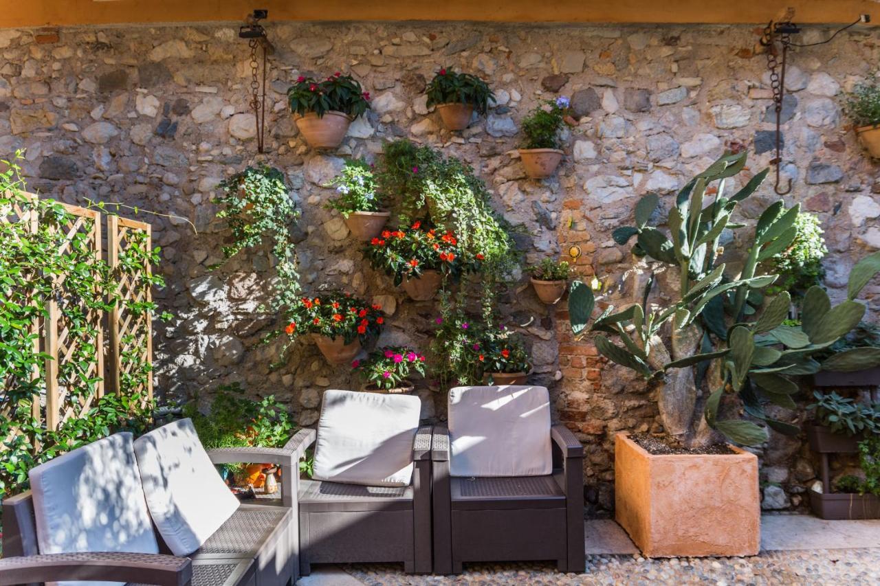Antico Borgo B&B Con Spa - Adults Only Manerba del Garda Exterior photo